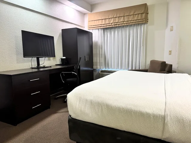 جناح بسرير كينج بغرفة نوم واحدة لذوي الإعاقة، Travelodge by Wyndham Flowood 2/10