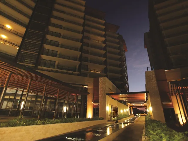 Oaks Redcliffe Mon Komo Suites, North Lakes, Narangba 6/77