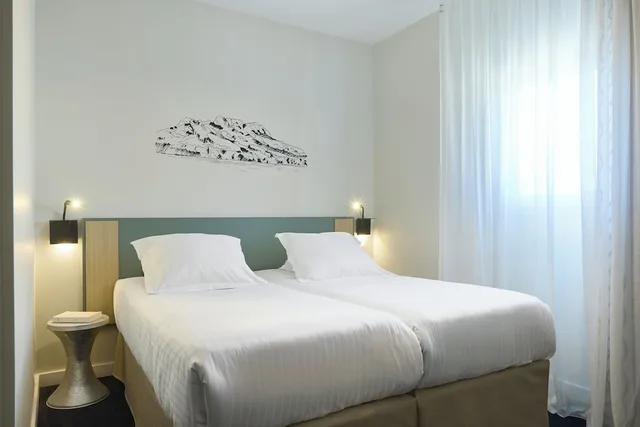 غرفة سوبيريور بسريرين منفصلين، KYRIAD FREJUS CENTRE - SAINT RAPHAEL 4/8