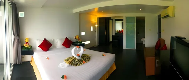 1 Bedroom, Deluxe, Apartment, King Bed, Sea View, The Front Hotel And Apartment 1/1