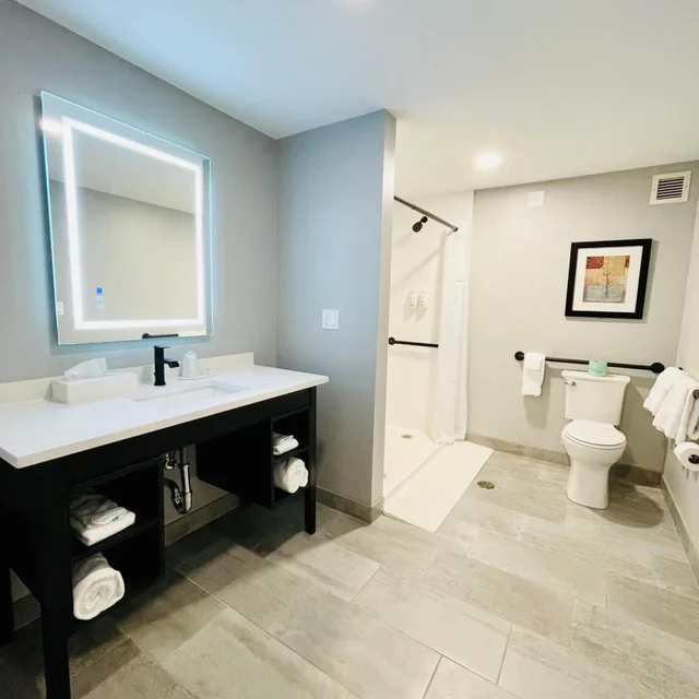 غرفة بسرير كينج لذوي الإعاقة، Hawthorn Extended Stay by Wyndham Ellsworth / Bar Harbor 4/4