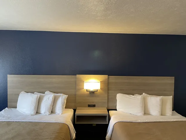 room, 2 queen beds, smoking, Americas Best Value Inn Roosevelt Ballard 2/3