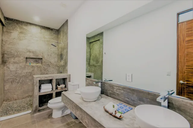 جناح جونيور بسرير كينج بإطلالة على المسبح مع أريكة، Hotel Ysuri 2/3