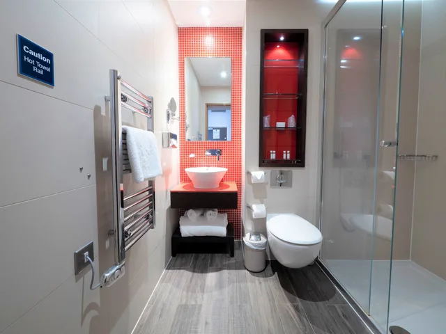 Standard, King Bed, Accessible, Hotel Indigo London - Paddington by IHG 4/10
