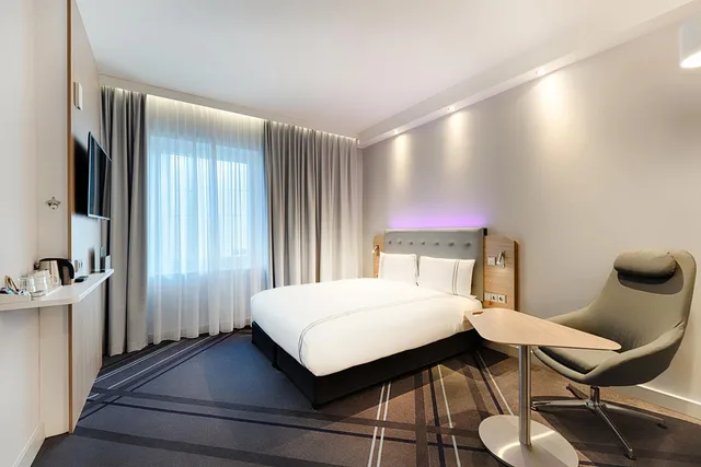 غرفة بسرير مزدوج، Premier Inn Frankfurt Westend Hotel 2/2