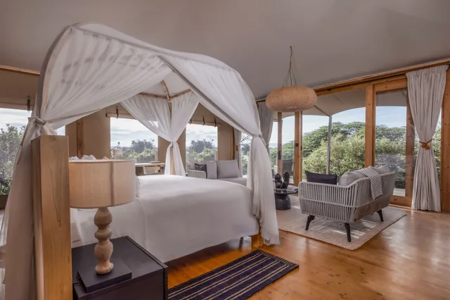 غرفة ديلوكس بسرير كينج بإطلالة على النهر بشرفة، JW Marriott Masai Mara Lodge 3/5