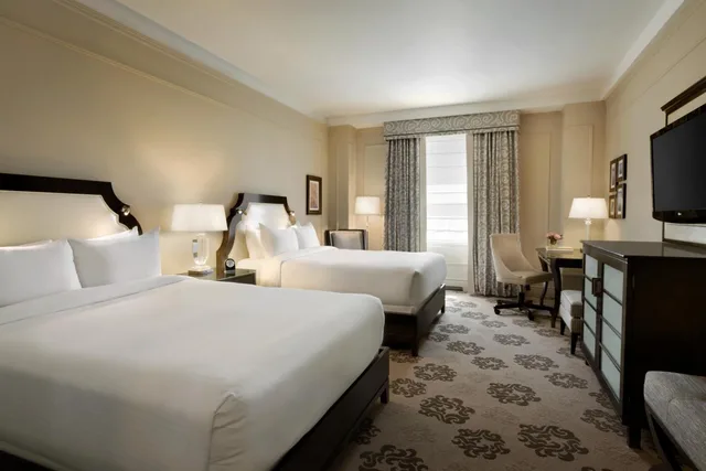Fairmont, King Bed, 2 Queen Beds, Fairmont Hotel Vancouver 2/5
