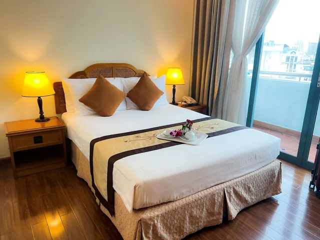 غرفة ديلوكس تنفيذية بسريرين منفصلين بإطلالة على المدينة، Ramana Hotel Saigon 3/6