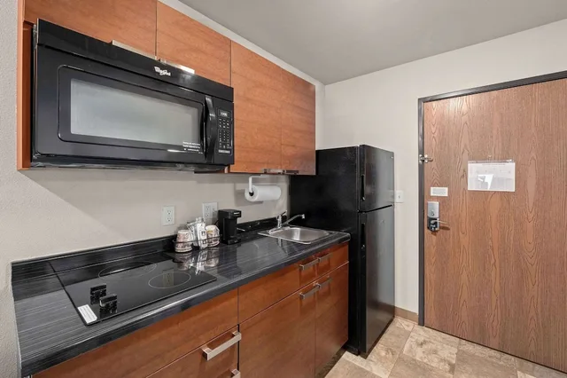 غرفة قياسية بسرير كوين، MainStay Suites Spokane Valley, WA 6/7