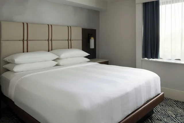 جناح بسرير كينج بغرفة نوم واحدة لذوي الإعاقة، Marriott Research Triangle Park 1/4