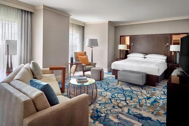 جناح بسرير كوين، Atlanta Airport Marriott Gateway 2/3