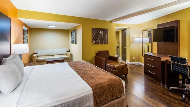 غرفة قياسية بسرير كينج، Best Western Hoover Dam Hotel 1/3
