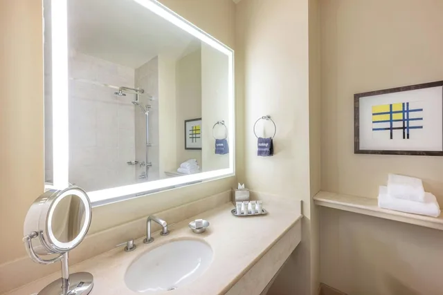 Deluxe, 2 Double Beds, Bay View, Smoking، Grand Bay Hotel San Francisco 2/3