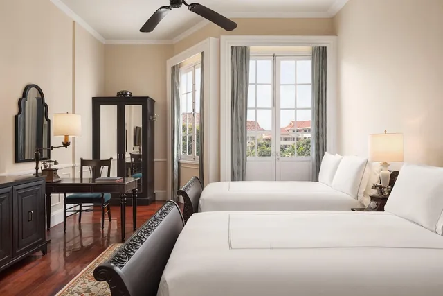 Landmark, Suite, Raffles Hotel Le Royal 1/10