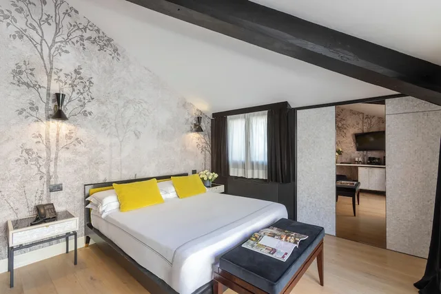 غرفة سوبيريور بسرير كينج بإطلالة على المدينة بشرفة، Roma Luxus Hotel 6/9
