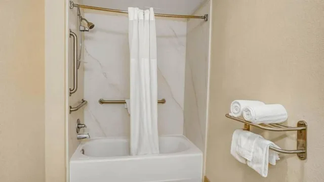 Room, 2 Double Beds, Accessible, Red Carpet Inn Philadelphia Airport 5/5