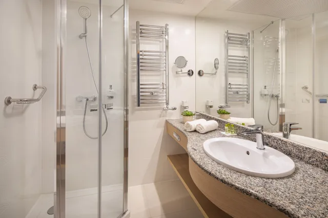 Premium, Round Bed, Balcony، Hotel Carbona Thermal Spa 3/4