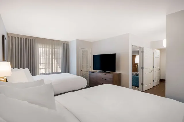 غرفة ديلوكس بسرير كينج وسريرين كوين، Sonesta ES Suites San Diego - Sorrento Mesa 2/3