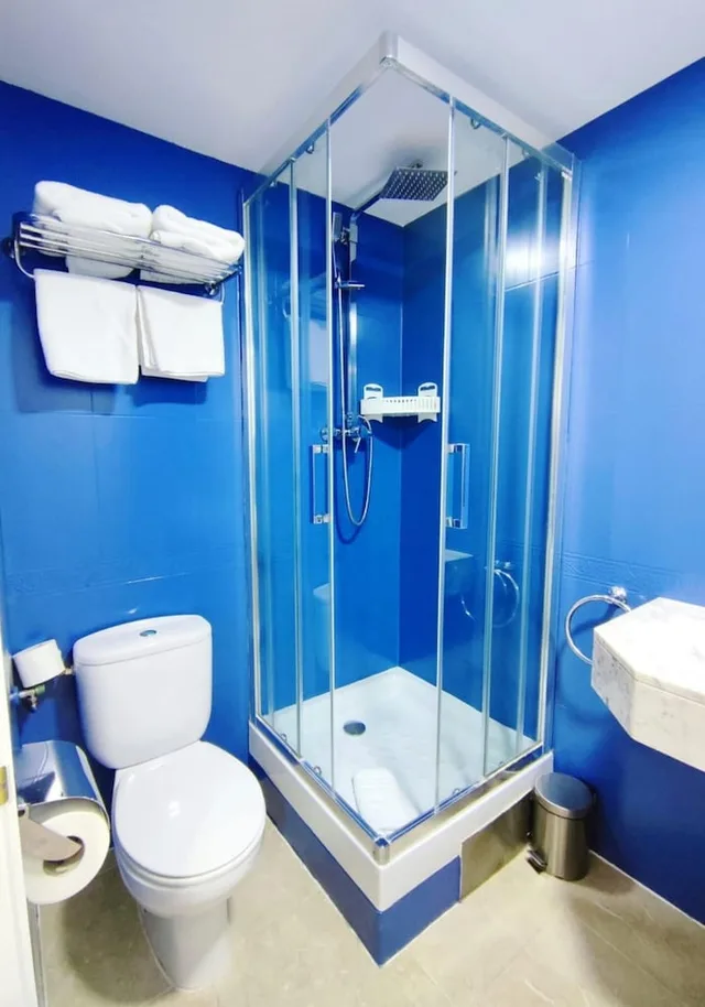 غرفة قياسية بسريرين منفصلين، Yomo Hostal BCN Port 4/4