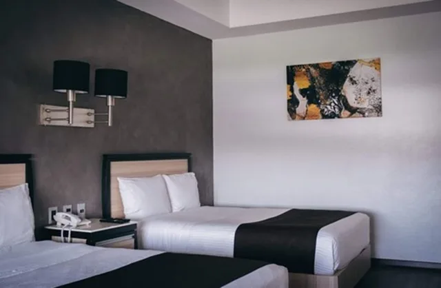 جناح جونيور بسرير كوين، Turotel Queretaro 3/3