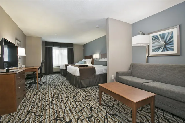 Suite, 2 Queen Beds, Sofa, Best Western Plus Blaine At The National Sports Center 8/8