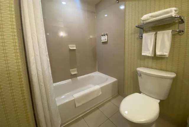 جناح تنفيذي بسرير كينج، Wingate by Wyndham Fort Saskatchewan 4/5