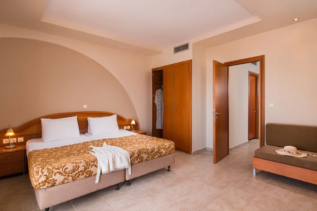 جناح جونيور بسرير مزدوج بإطلالة على البحر، Alexandros Palace Hotel and Suites 9/10