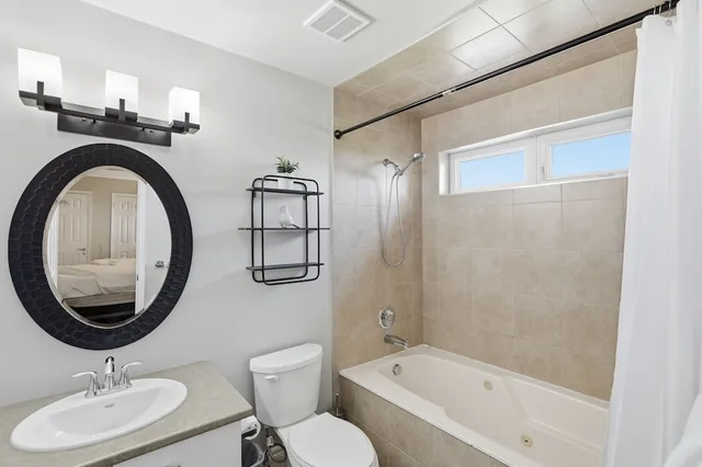 Green, King and Queen and Twin Beds, Pet Friendly، The Lodges At Blue Mountain Wintergreen Condos 9/10
