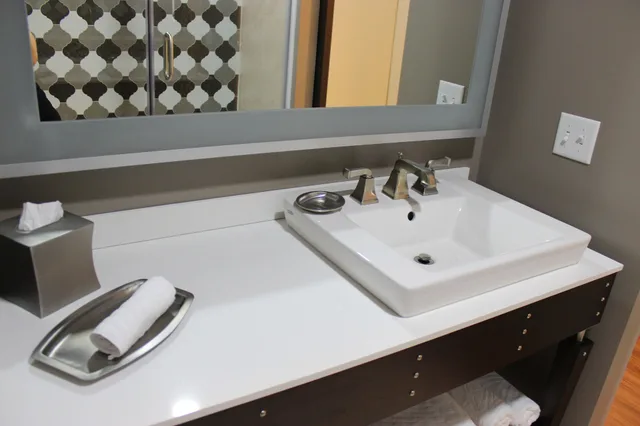 غرفة قياسية بسريرين كوين، Hotel Indigo Baltimore Downtown 4/5