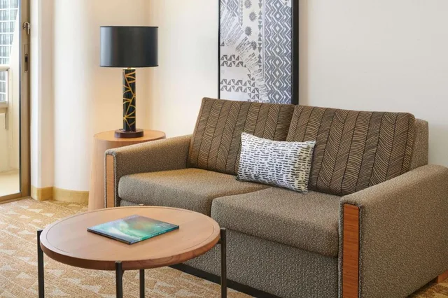 جناح بريميوم بسرير كينج بإطلالة على البحر لذوي الإعاقة، Embassy Suites By Hilton Waikiki Beach Walk 1/4