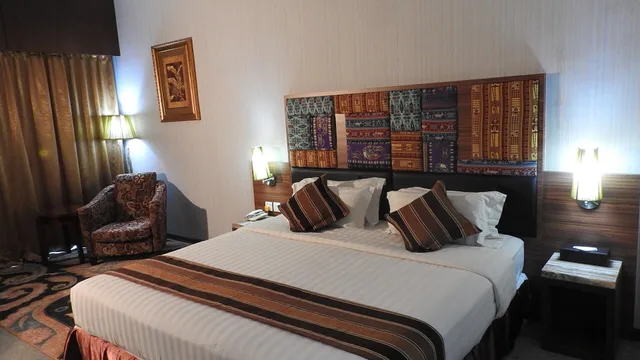 غرفة ديلوكس بسرير مزدوج، Crown Vista Hotel 2/8