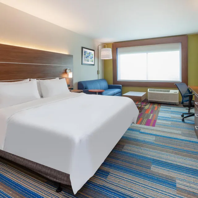 جناح بسرير كينج بحوض استحمام لذوي الإعاقة، Holiday Inn Express & Suites Brunswick - Harpers Ferry Area, an IHG Hotel 2/7