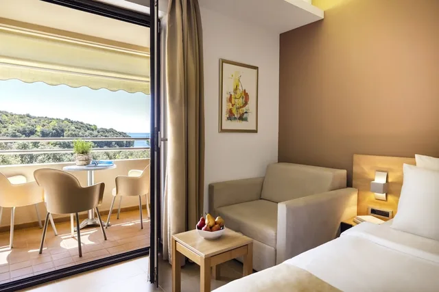 غرفة سوبيريور بسرير مزدوج وسرير فردي، Maistra Select Petalon Resort 2/4