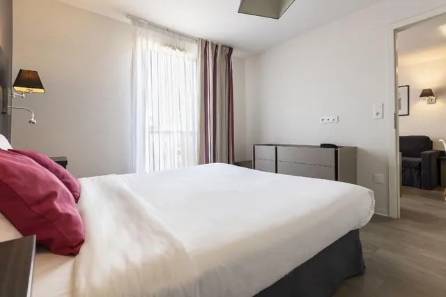 Apartment, Double Bed, Sofa, Appart hotel Odalys City Colmar Centre 1/3