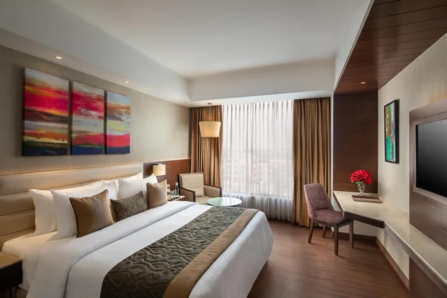 جناح بسرير مزدوج بمنطقة جلوس، Nirvana Sarovar Portico Gorakhpur 2/5