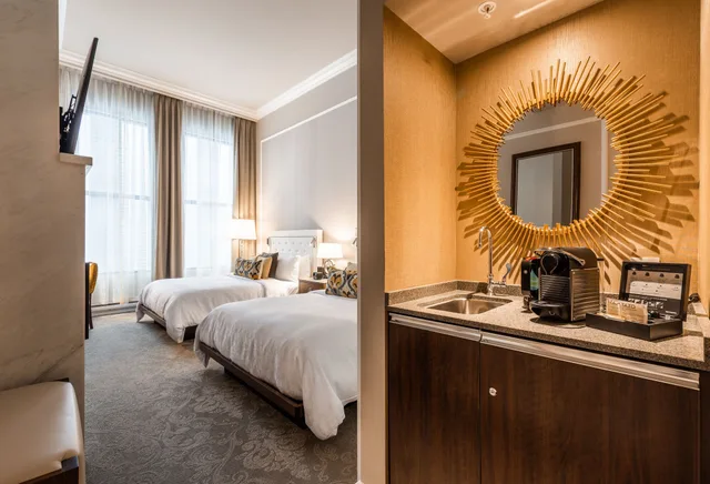 غرفة كلاسيكية بسريرين كوين بإطلالة على الحديقة، Hotel Birks Montreal 6/7