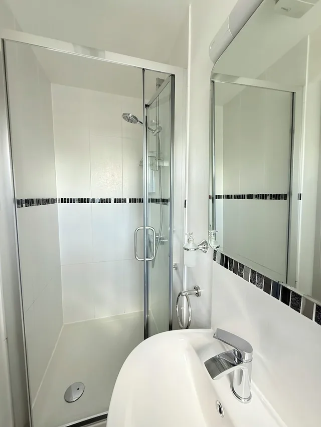 غرفة بسرير مزدوج بإطلالة على الحديقة بمطبخ صغير، Oxford Guest House 5/5