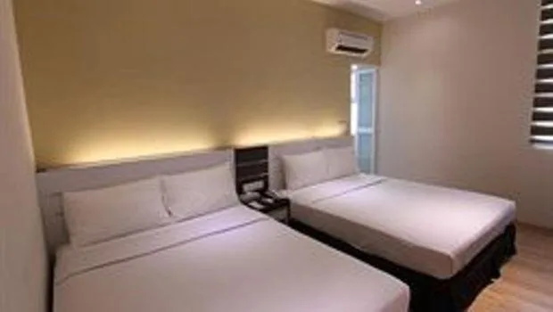غرفة عائلية، The V Hotel 2/4