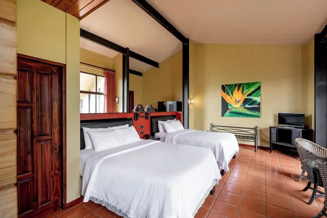 جناح عائلي بسريرين كوين، ARENAL KIORO SUITES AND SPA 5/7