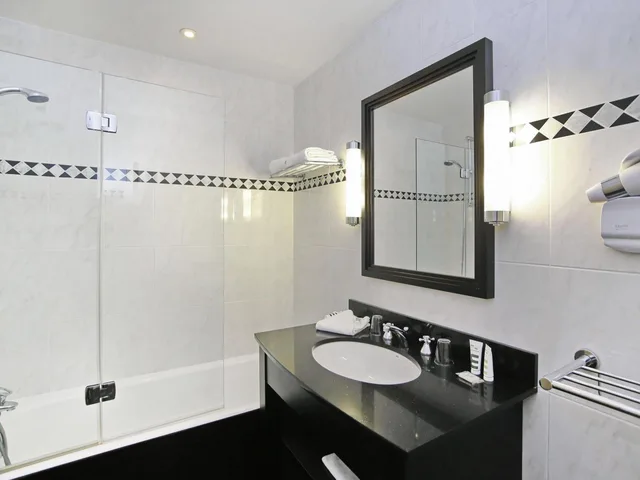 Classic, Double Bed, Sea Side, Mercure La Baule Majestic 2/2