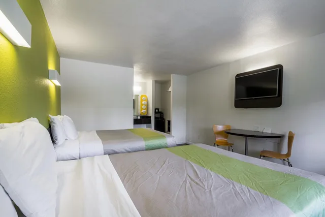 غرفة بسريرين كوين، Motel 6 Monterey Downtown 6/10