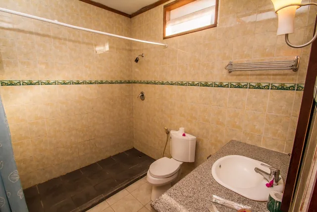 Deluxe, Triple, 1 Queen and 1 Single Bed, Puri Saron Madangan Hotel 10/10