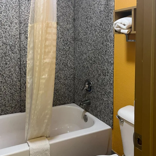 1 King Bed - Non-Smoking, Micfridge، Motel6 Morrillton, AR 4/7