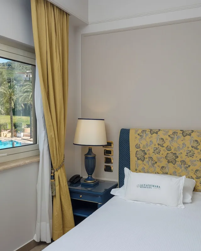 جناح بثلاثة أسرّة بإطلالة على البحر مع أريكة، Altafiumara Resort & Spa 7/10