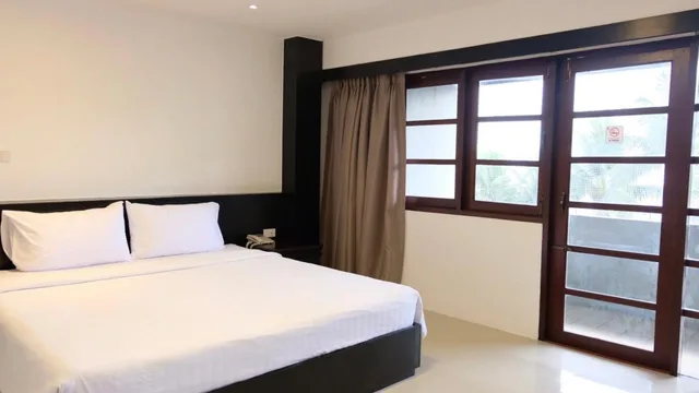 غرفة بسرير مزدوج بإطلالة على البحر، S2 Hotel 3/8