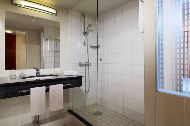 غرفة ديلوكس بسرير كينج، Courtyard Marriott Paris La Defense West Colombes 3/4