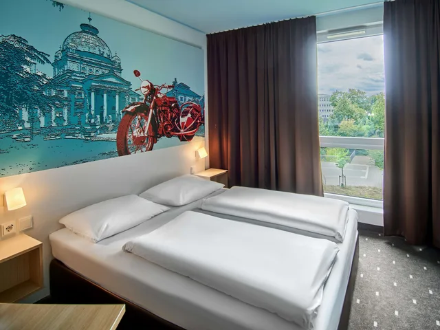 غرفة بسرير كوين، B&B Hotel Bad Homburg 1/10
