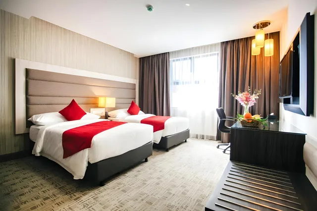 غرفة بريميير ثلاثية بسرير مزدوج وسرير فردي، Verdant Hill Hotel Kuala Lumpur Formerly Metro 360 Hotel Kuala Lumpur 1/1