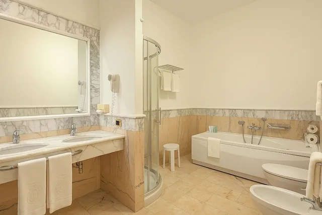 جناح بإطلالة على البحر، Grand Hotel Europa Palace 4/4