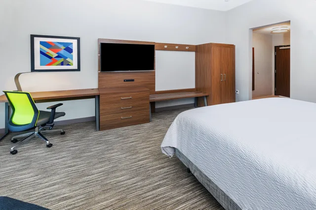 غرفة بسرير كينج، Holiday Inn Express & Suites Houston - N Downtown 4/9